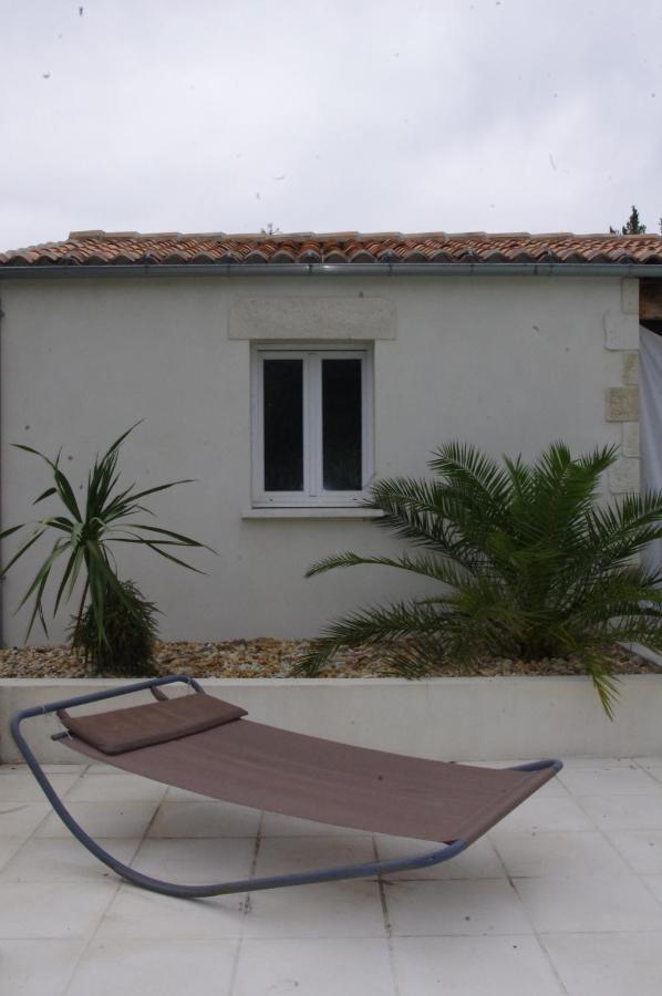 Le Clos Des Oiseaux Saintes Exterior foto